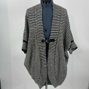 ONE A WOMENS KNIT SHORT SLEEVE SWEATER, SIZE M, 100% ACRYLIC,